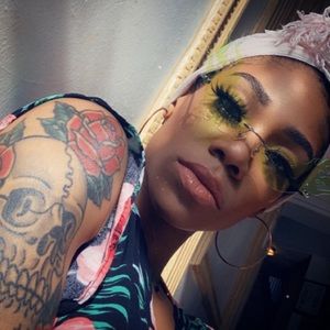 Meet your Posher, Rene